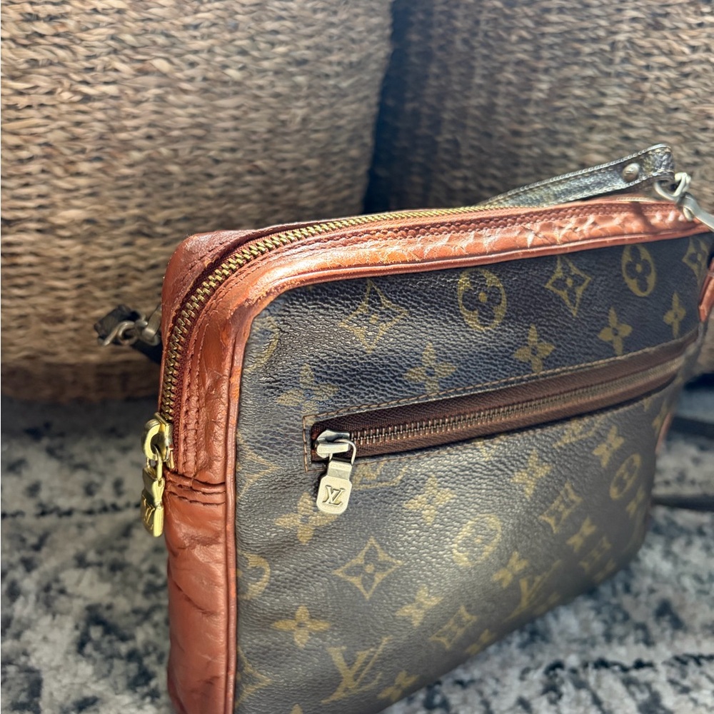 Louis Vuitton Monogram Crossbody in Brown and Tan - Picture 3 of 4